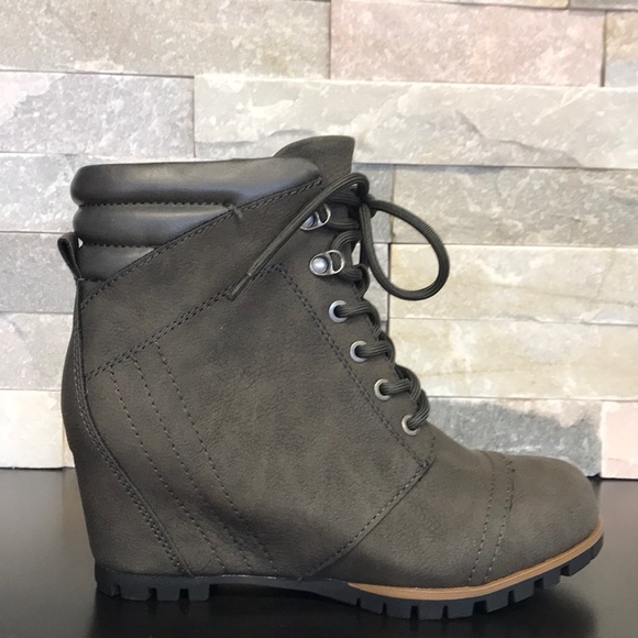 🎁 American Rag Lizzie Booties - Picture 2 of 5